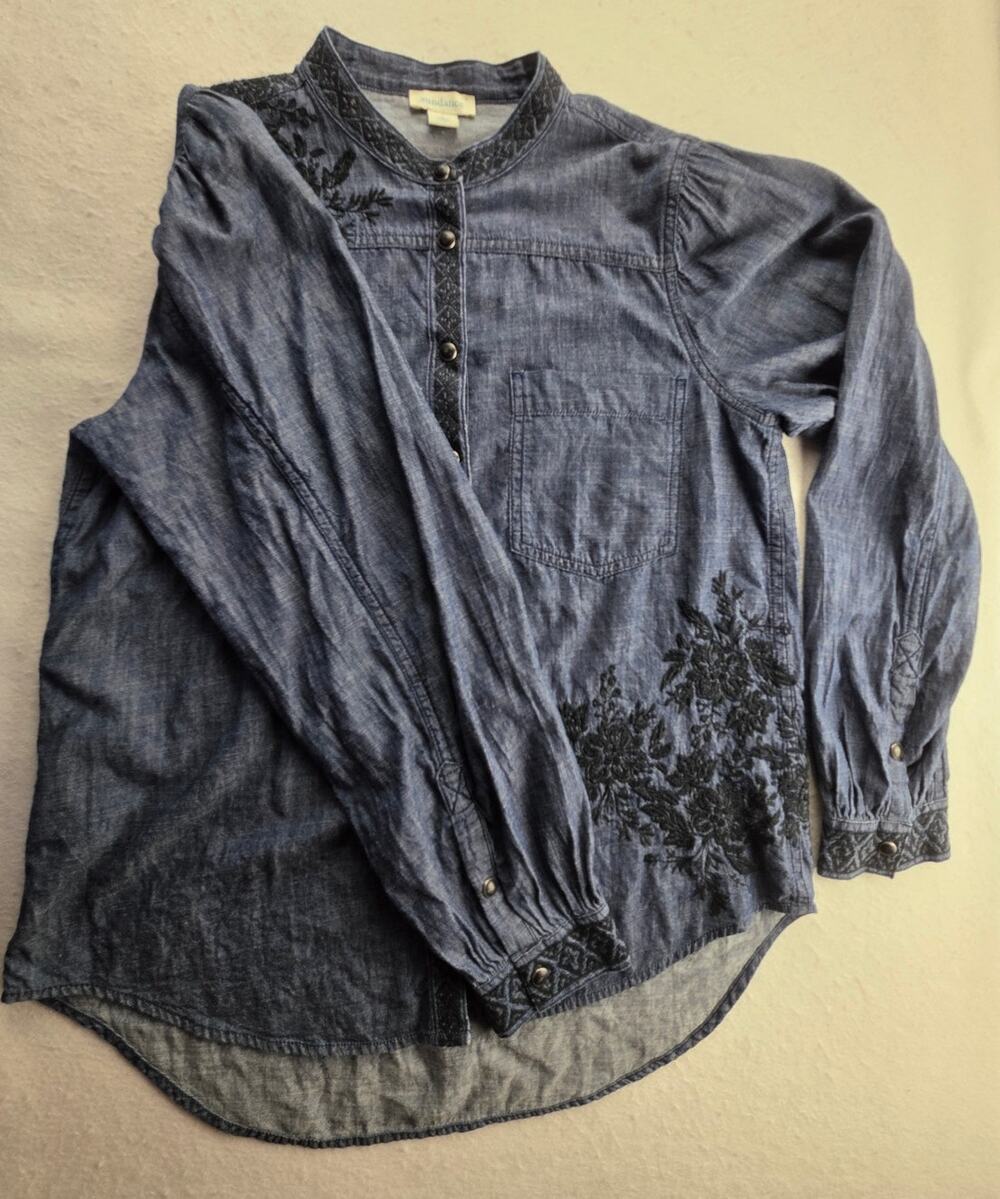 Sundance Denim Floral Embroidered Blue Button Down Shirt Size Small
